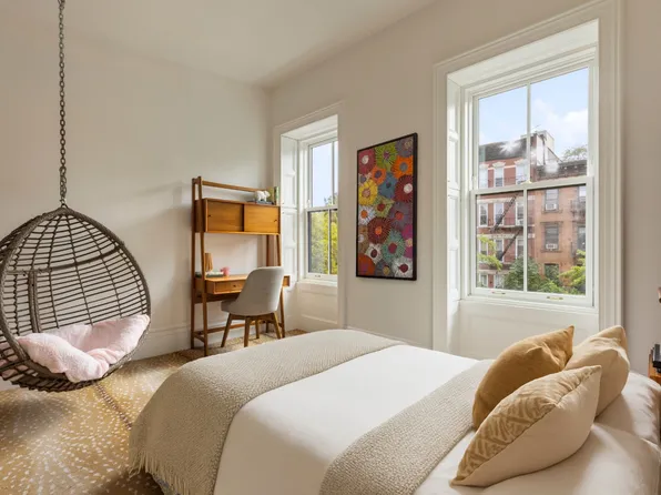 381 Union Street image 17 of 23