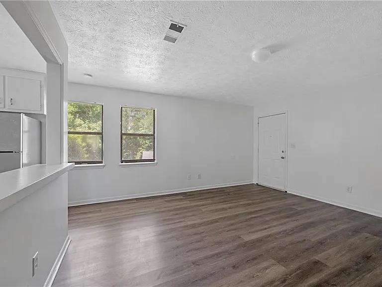 233 Tanglewood Dr #B — Photo 6