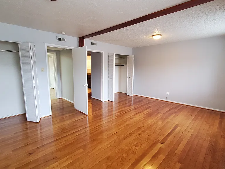4355 Maryland — Photo 24