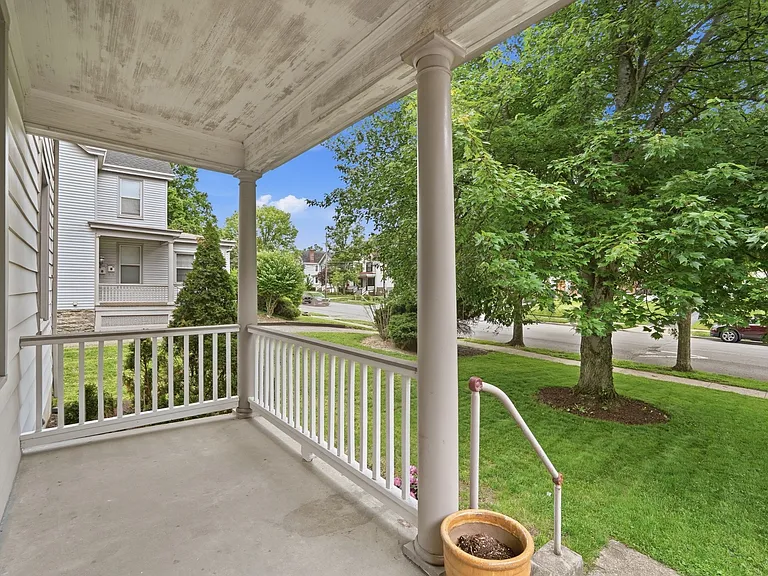 3774 Drake Ave — Photo 4