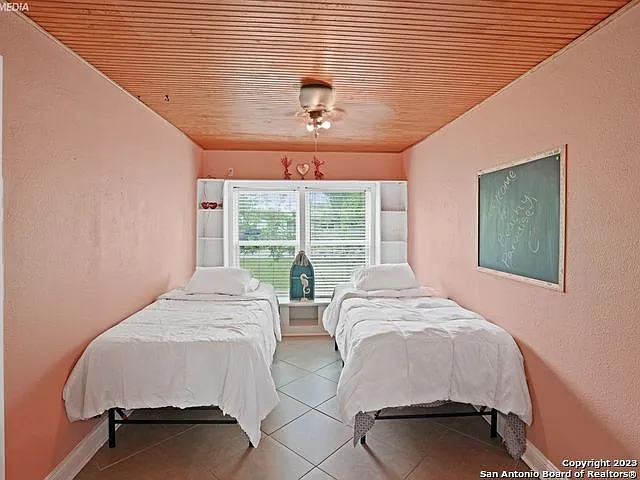 222 S 12th St — Photo 22