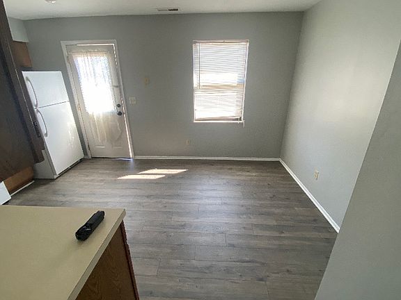 5th image of 2820 Continental Dr