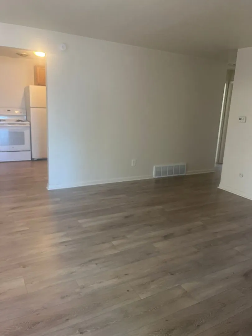 2bd/1bth Ready Now! — Photo 4