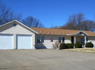 407 N Walnut St, Pana, IL 62557