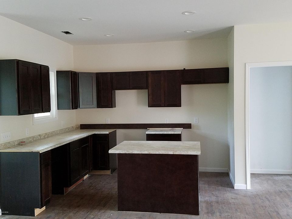 2nd image of 428 Mossy Ln