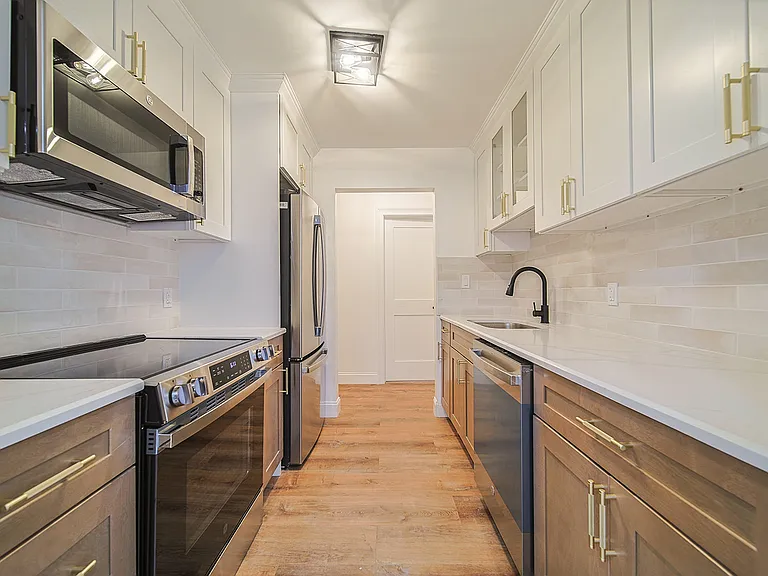 610 Anderson Ave #2E — Photo 14