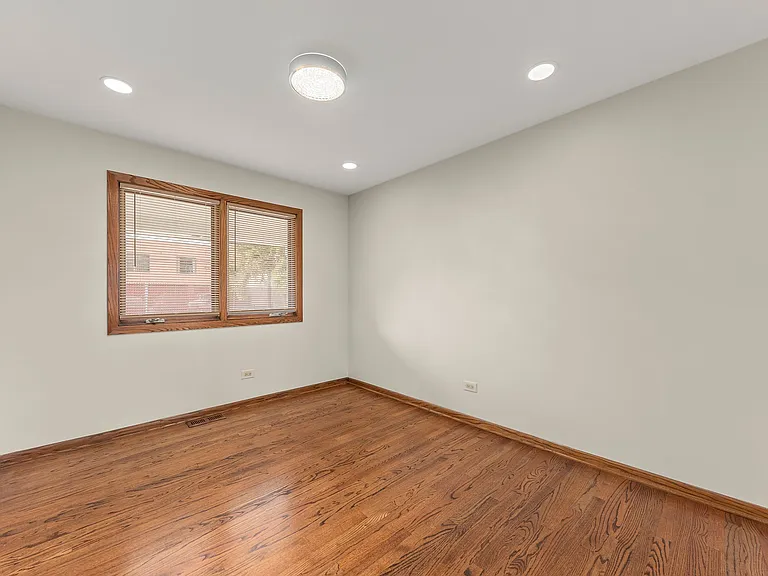 526 S 6th Ave — Photo 7