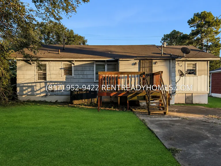 1416 Woodward Rd — Photo 18