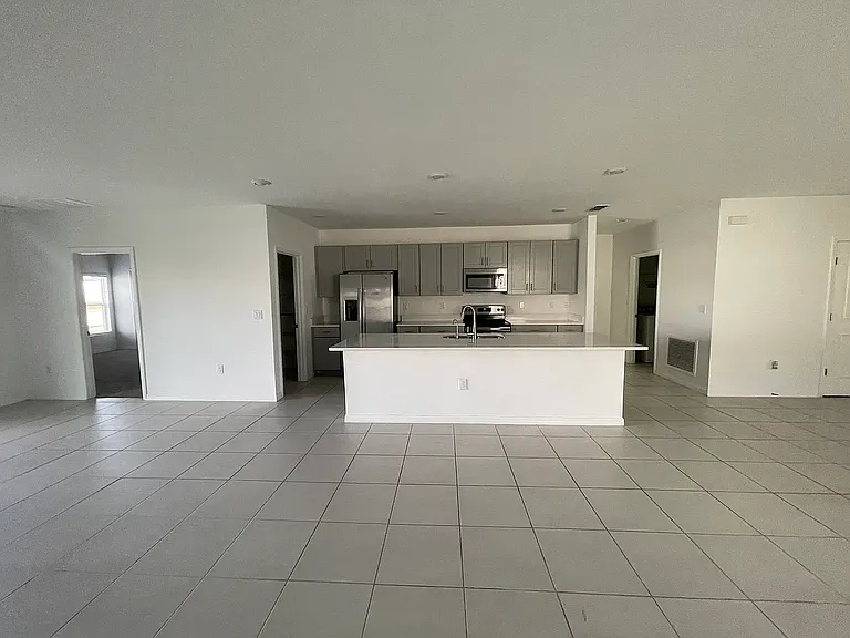 225 Aquamarine Ln — Photo 12