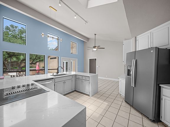 5th image of 13771 BLUFF VILLAS CT
