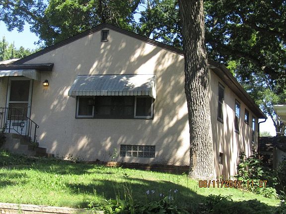 2nd image of 711 Hawthorne Ave E