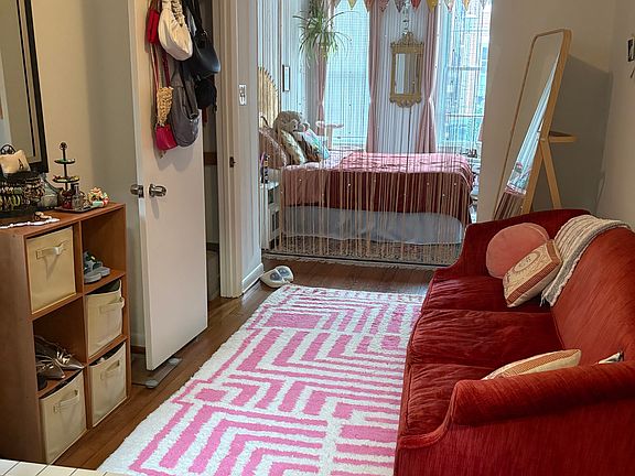 4th image of 1436 William St #1