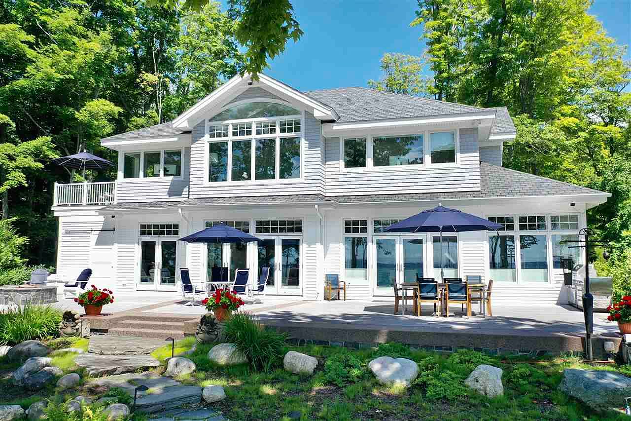 6141 Beech Ave, Harbor Springs, MI 49740 MLS 471712 Zillow