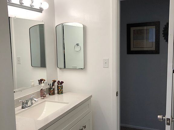 3rd image of 3124 San Pedro Dr NE