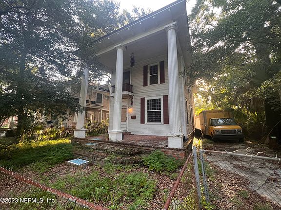 3rd image of 2515 HUBBARD Street