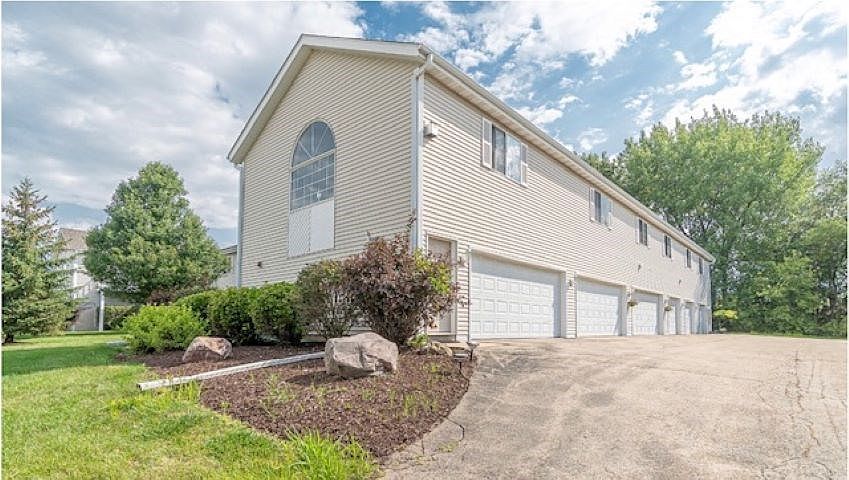 1st image of 1324 Lindsay Way