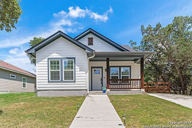 3 bed, 2.0 bath, 1306 sqft, $2,200 — Photo 3