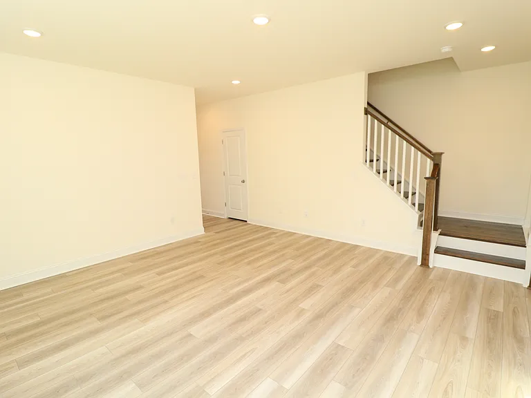 961 Kensley Grove Ln — Photo 5