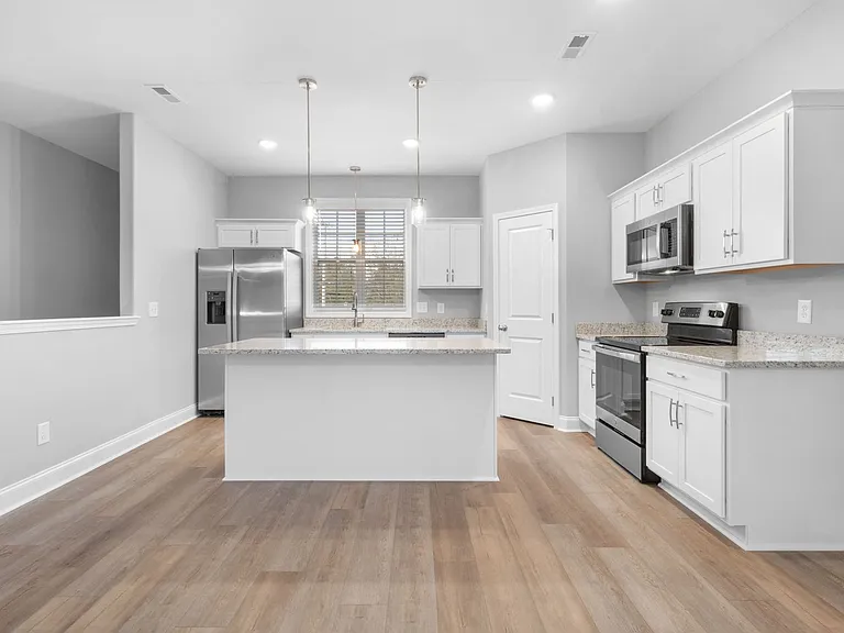 930 Crossland Ave — Photo 5