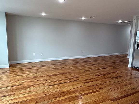 5th image of 214 S 10th St #3