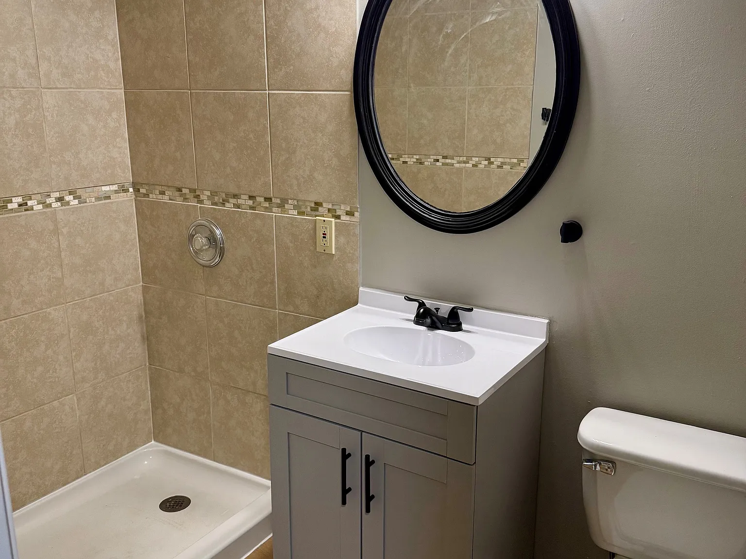 3 bed, 1076 sqft, $1,600 — Photo 4