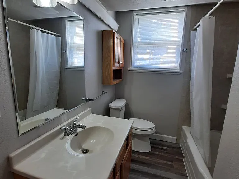 644 Holcomb Ave — Photo 7