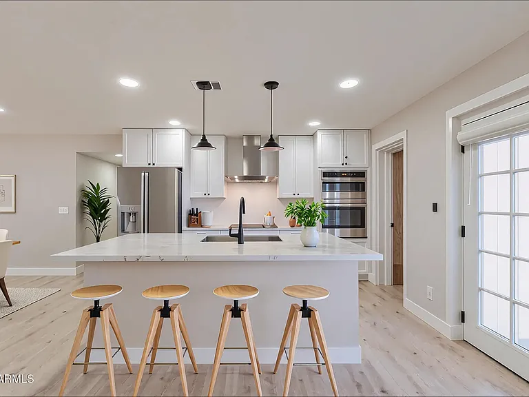 8202 E Piccadilly Rd — Photo 2