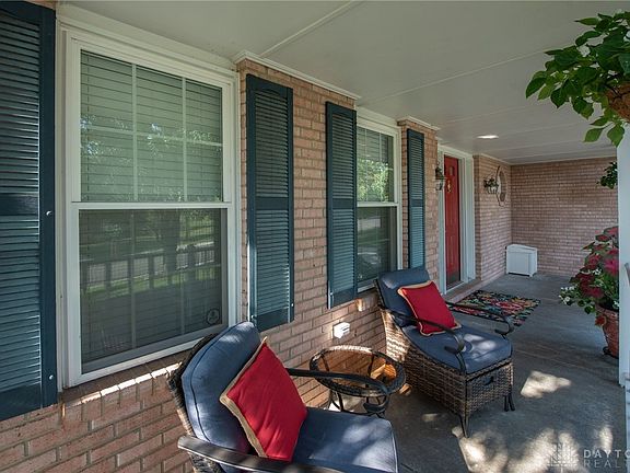 3rd image of 6489 Club Ln