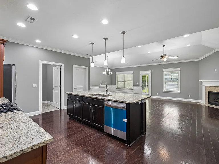 5425 Bungalow Cir — Photo 13