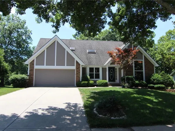 10420 Cody St, Overland Park, KS 66214