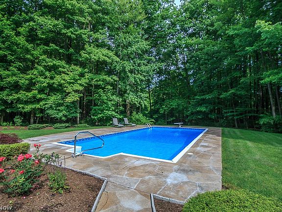 4th image of 8171 Kingwood Dr