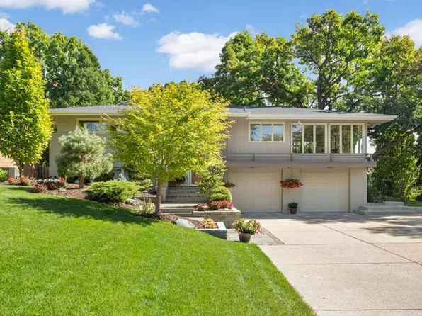 6709 Southcrest Dr, Edina, MN 55435
