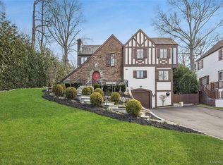 44 Old Ox Road, Manhasset, NY 11030