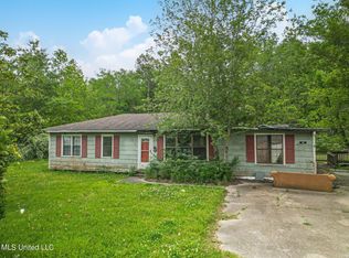 16203 Crestview Dr, Gulfport, MS 39503