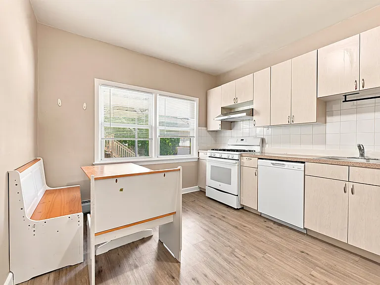 164 W 31st St #1 — Photo 13