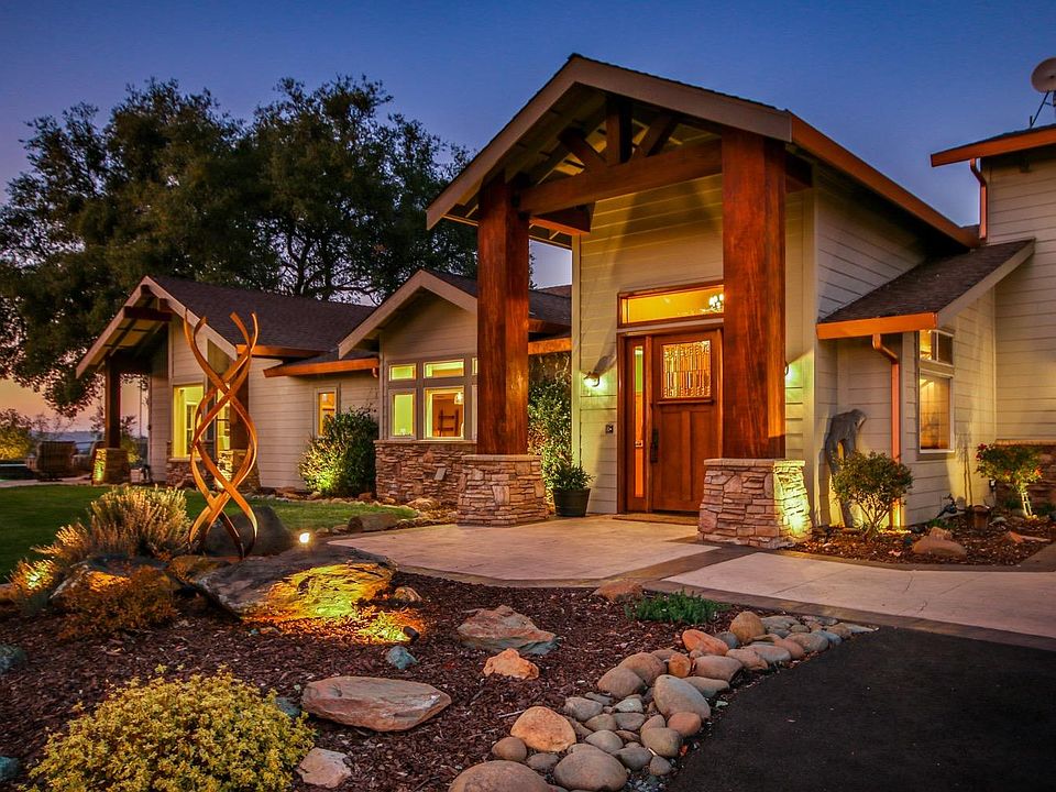 1st image of 801 E El Largo Dr