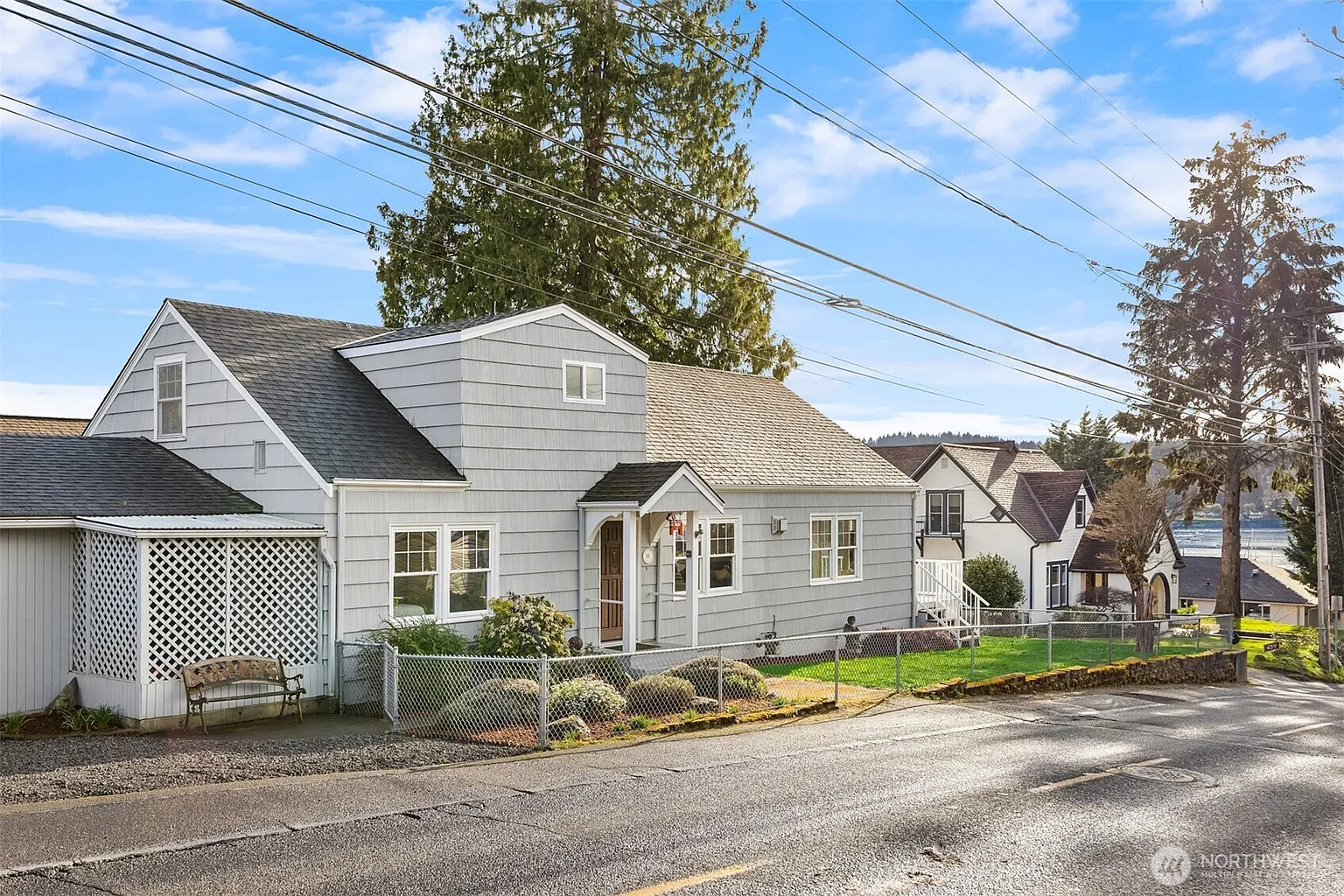 18785 Ness Place NE photo 1
