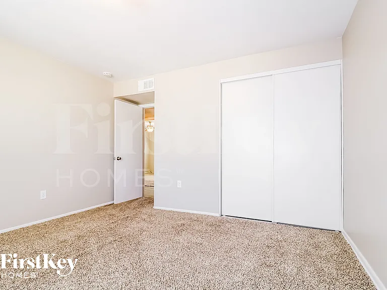 3733 E Eugie Ave — Photo 11