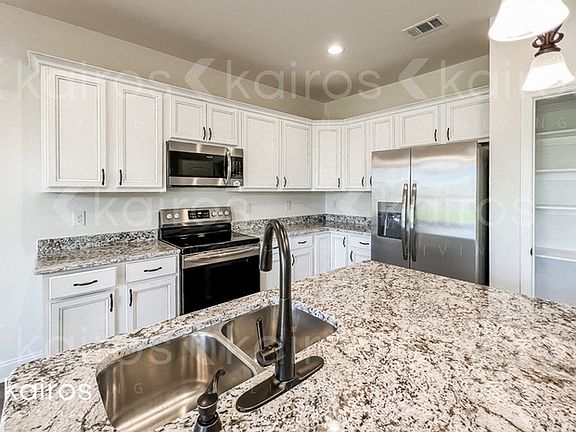 4th image of 21150 Chardonnay Dr