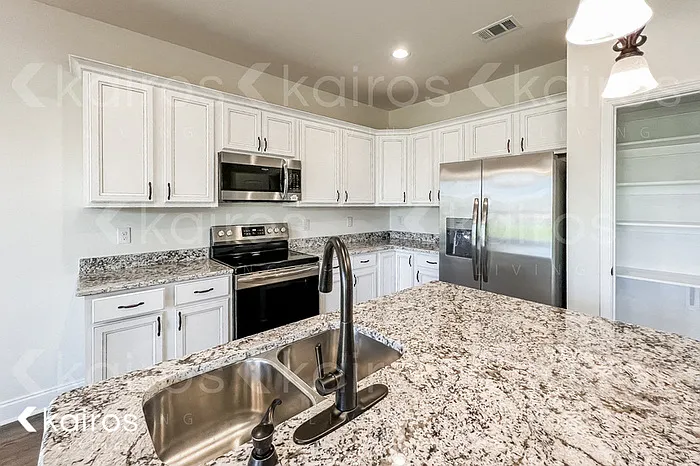 21150 Chardonnay Dr — Photo 4