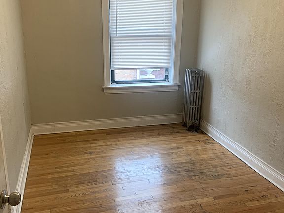 2nd image of 6315 S Artesian Ave APT 2A