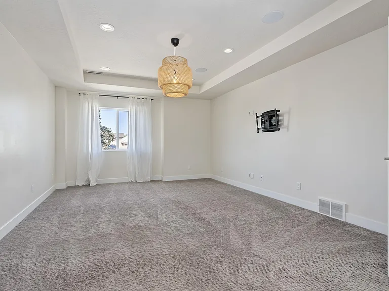 414 E 8800 S — Photo 17