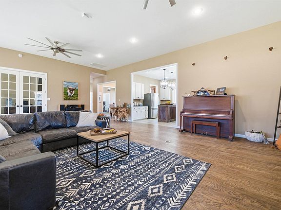 4th image of 236 Bear Rd