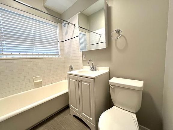 5th image of 1166 Park Blvd #105