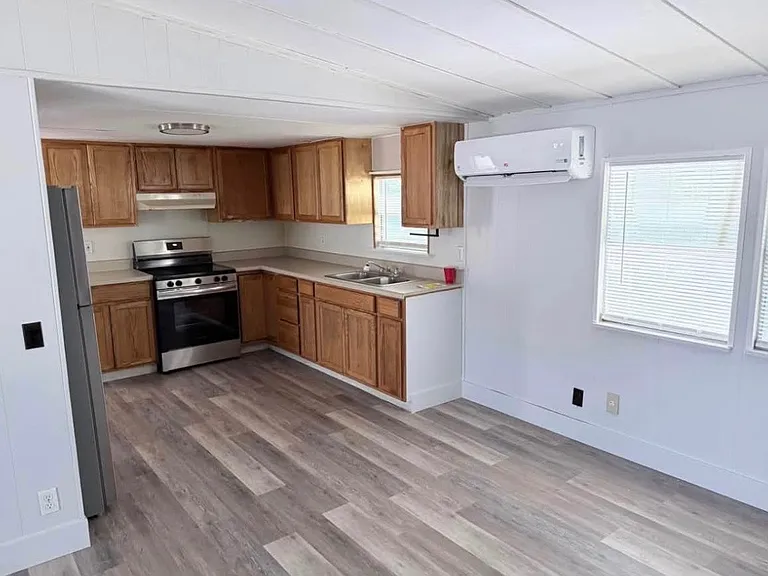 20504 Spanish Ln — Photo 5