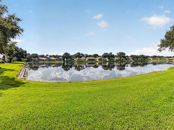 5th image of 9875 Harbour Lake Circle