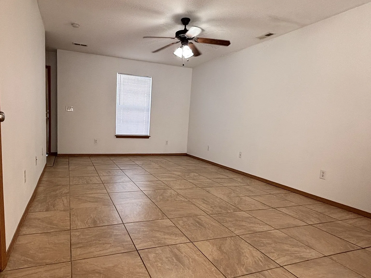 Green Lane Apartments - 5575 — Photo 3