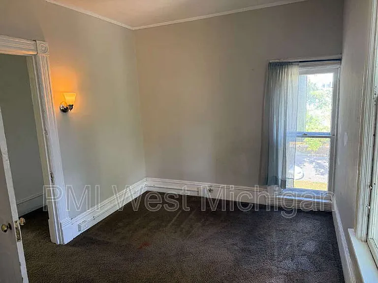 448 Thomas St SE — Photo 7