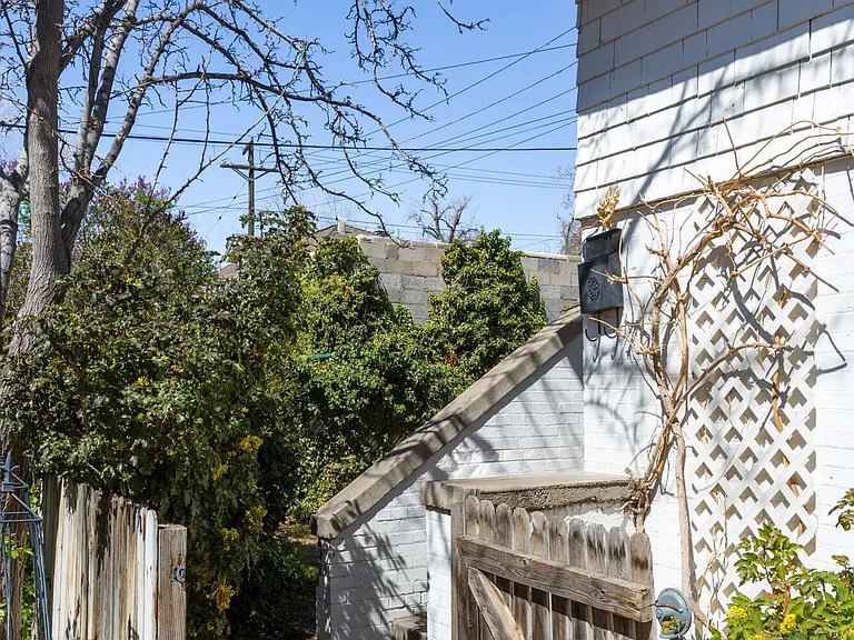 1119 Tijeras Ave NE — Photo 4