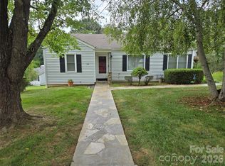 214 Governors View Rd, Asheville, NC 28805